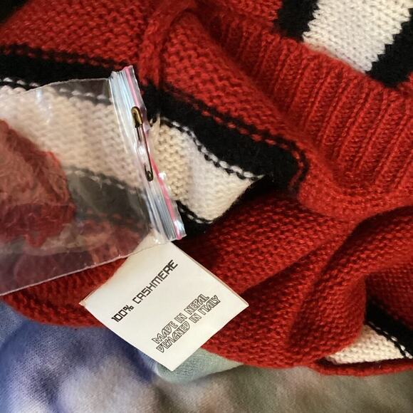 HAPPY SHEEP BURGANDY NWOT CASHMERE SWEATER SIZE SMALL 1215 - Picture 7 of 7